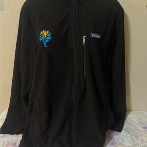 Comfy Patagonia black full-zip fleece jacket